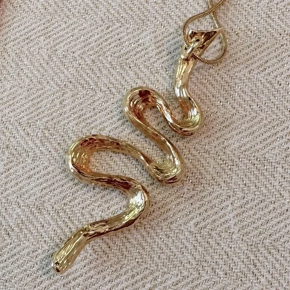 Vintage Landau Necklace Gold Ribbon Swirl Pendant on 16" Snake Chain w/Extender - Picture 5 of 12